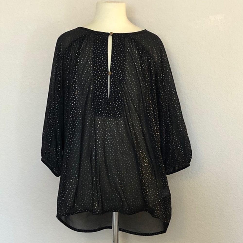 Jennifer Lopez - Black Polka-Dot Blouse ((Medium))